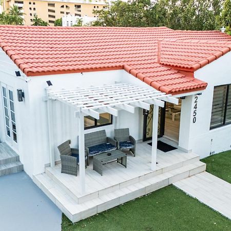 Luxury Retreat 3B ,2Ba Pool , Coral Gables Center Villa Miami Buitenkant foto