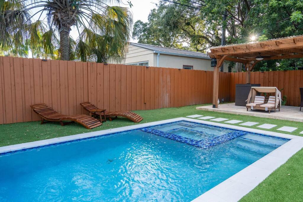 Luxury Retreat 3B ,2Ba Pool , Coral Gables Center Villa Miami Buitenkant foto
