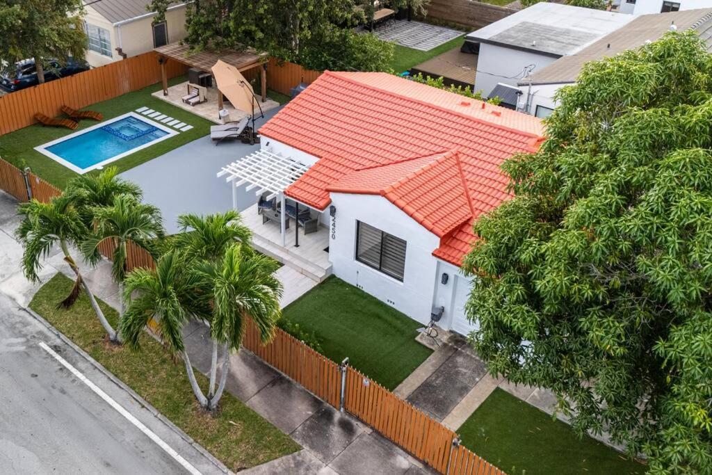 Luxury Retreat 3B ,2Ba Pool , Coral Gables Center Villa Miami Buitenkant foto