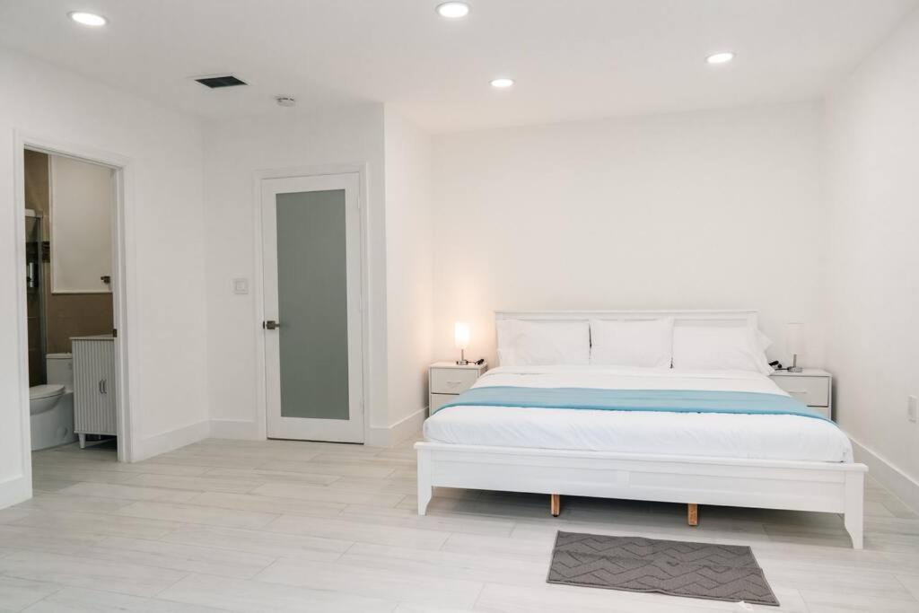 Luxury Retreat 3B ,2Ba Pool , Coral Gables Center Villa Miami Buitenkant foto