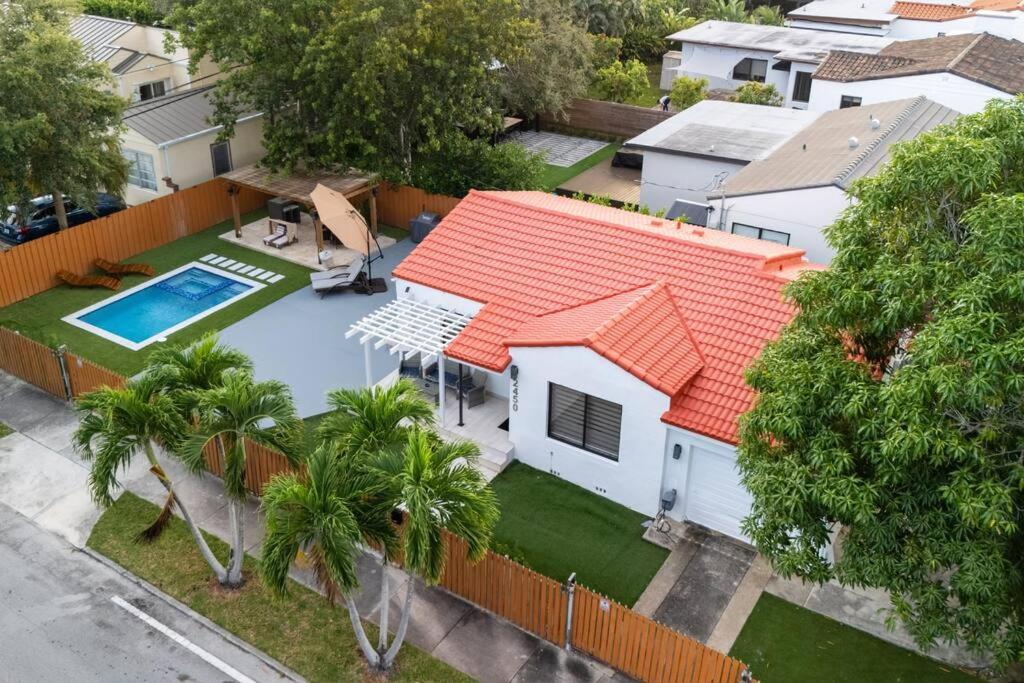Luxury Retreat 3B ,2Ba Pool , Coral Gables Center Villa Miami Buitenkant foto