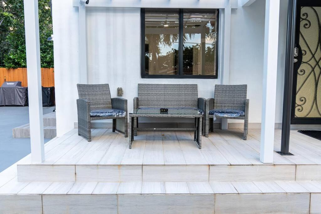 Luxury Retreat 3B ,2Ba Pool , Coral Gables Center Villa Miami Buitenkant foto