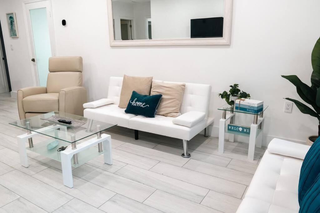Luxury Retreat 3B ,2Ba Pool , Coral Gables Center Villa Miami Buitenkant foto