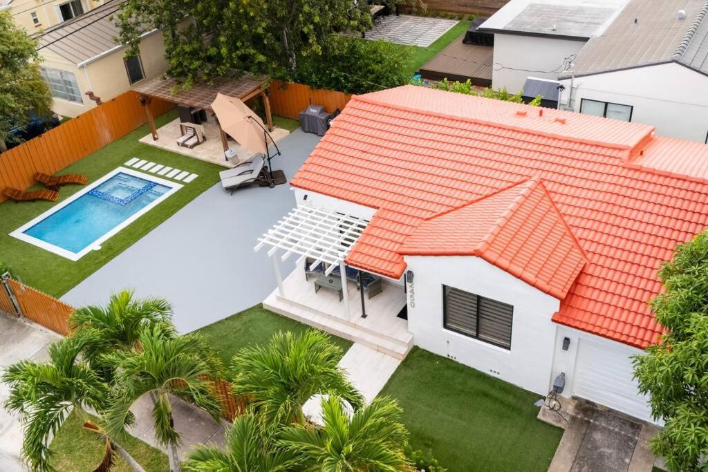 Luxury Retreat 3B ,2Ba Pool , Coral Gables Center Villa Miami Buitenkant foto
