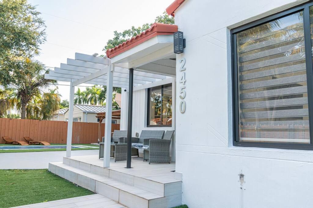 Luxury Retreat 3B ,2Ba Pool , Coral Gables Center Villa Miami Buitenkant foto