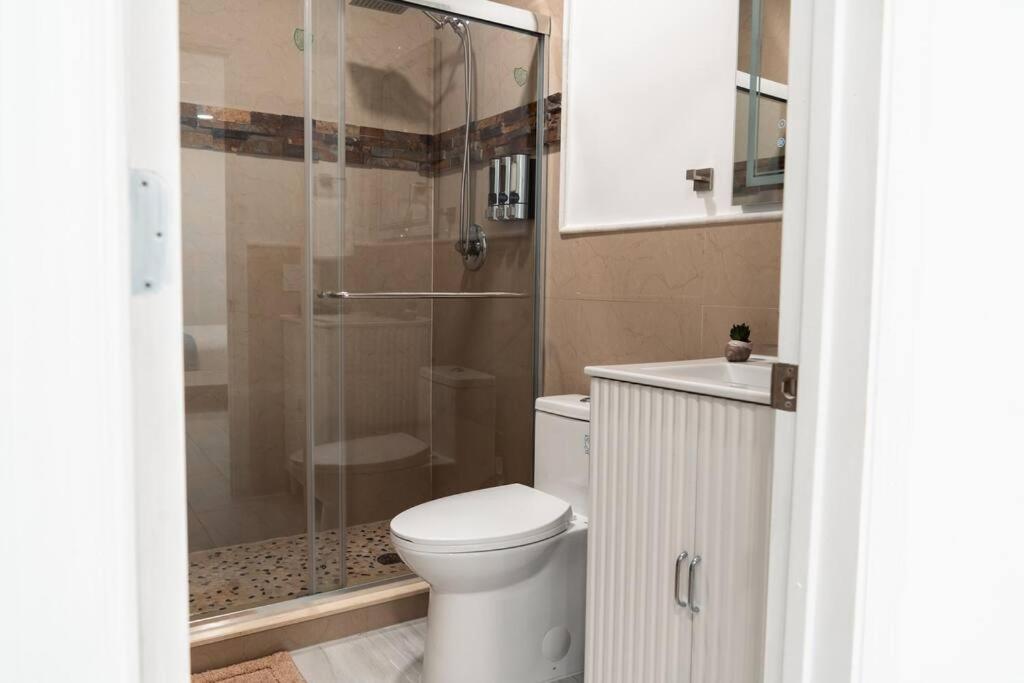 Luxury Retreat 3B ,2Ba Pool , Coral Gables Center Villa Miami Buitenkant foto