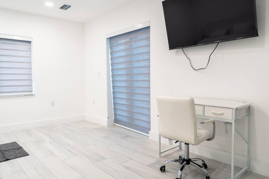 Luxury Retreat 3B ,2Ba Pool , Coral Gables Center Villa Miami Buitenkant foto
