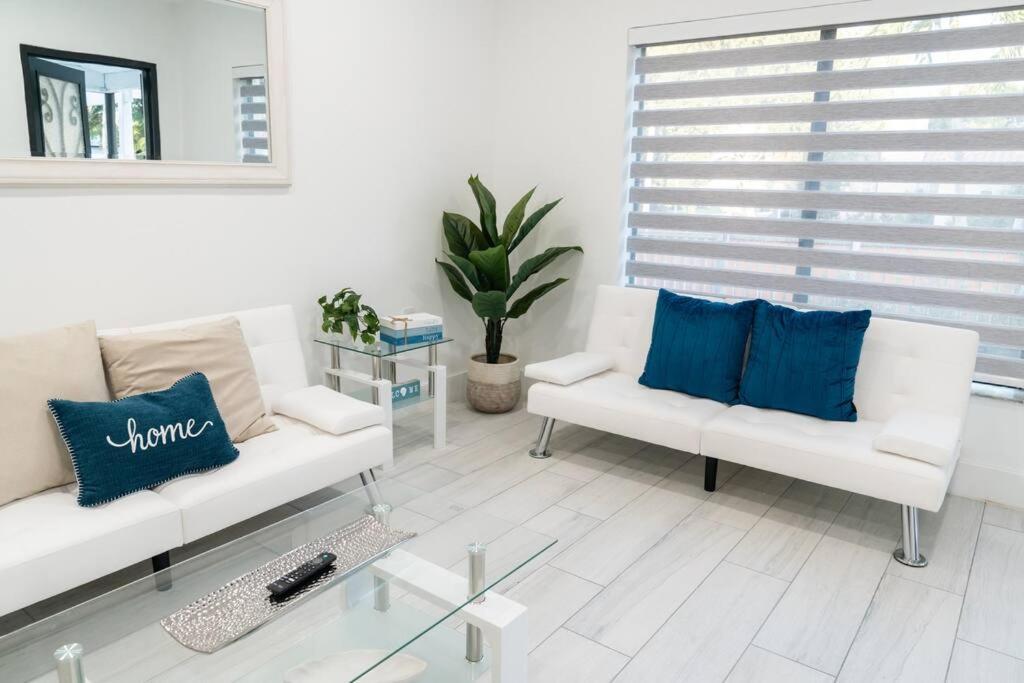 Luxury Retreat 3B ,2Ba Pool , Coral Gables Center Villa Miami Buitenkant foto