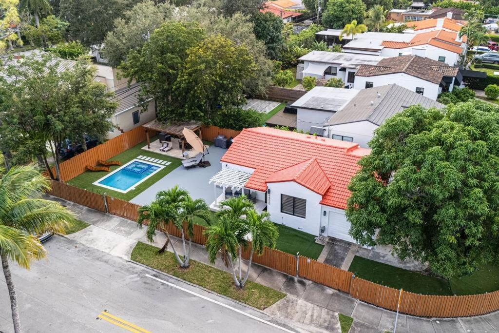 Luxury Retreat 3B ,2Ba Pool , Coral Gables Center Villa Miami Buitenkant foto