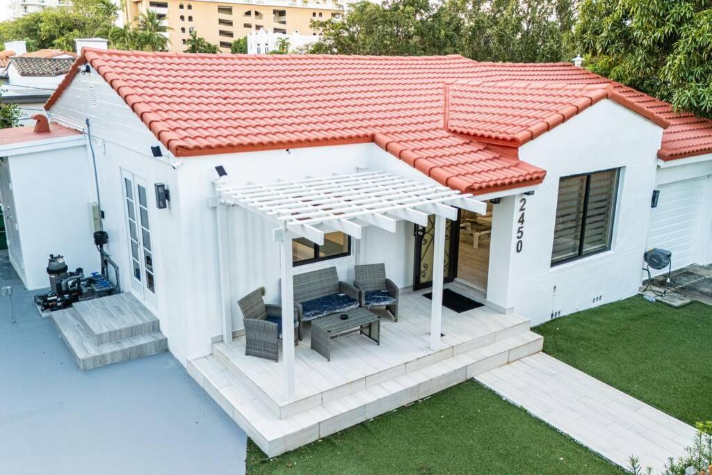 Luxury Retreat 3B ,2Ba Pool , Coral Gables Center Villa Miami Buitenkant foto