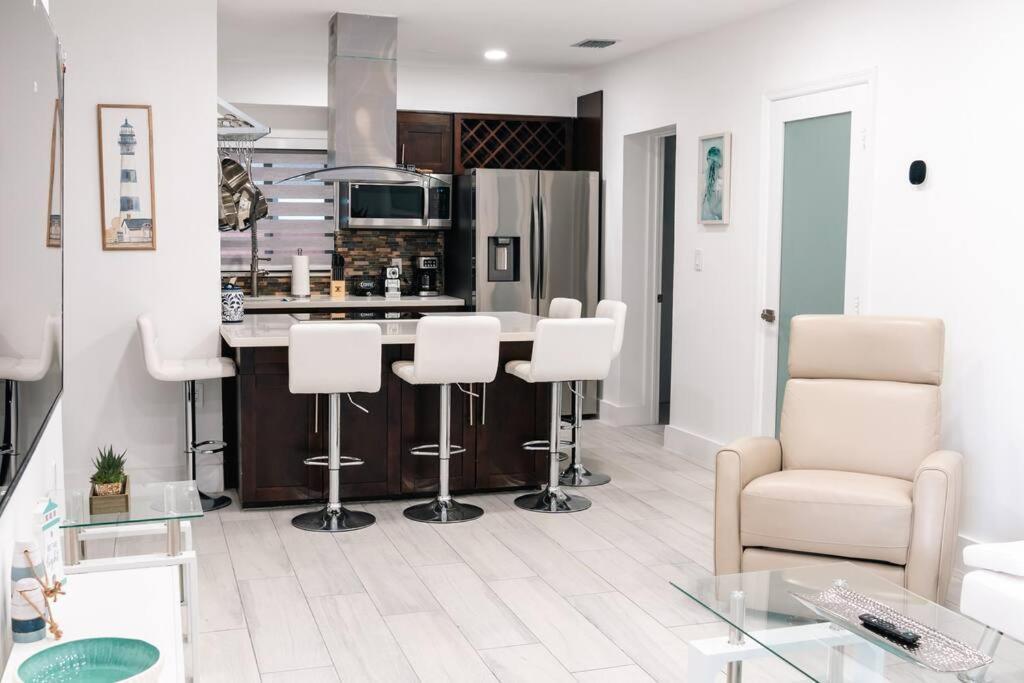 Luxury Retreat 3B ,2Ba Pool , Coral Gables Center Villa Miami Buitenkant foto
